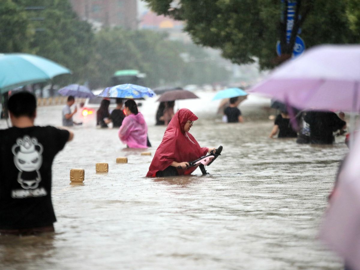 Foto: Inundaciones en Zhengzhou (China). (EFE/EPA)
