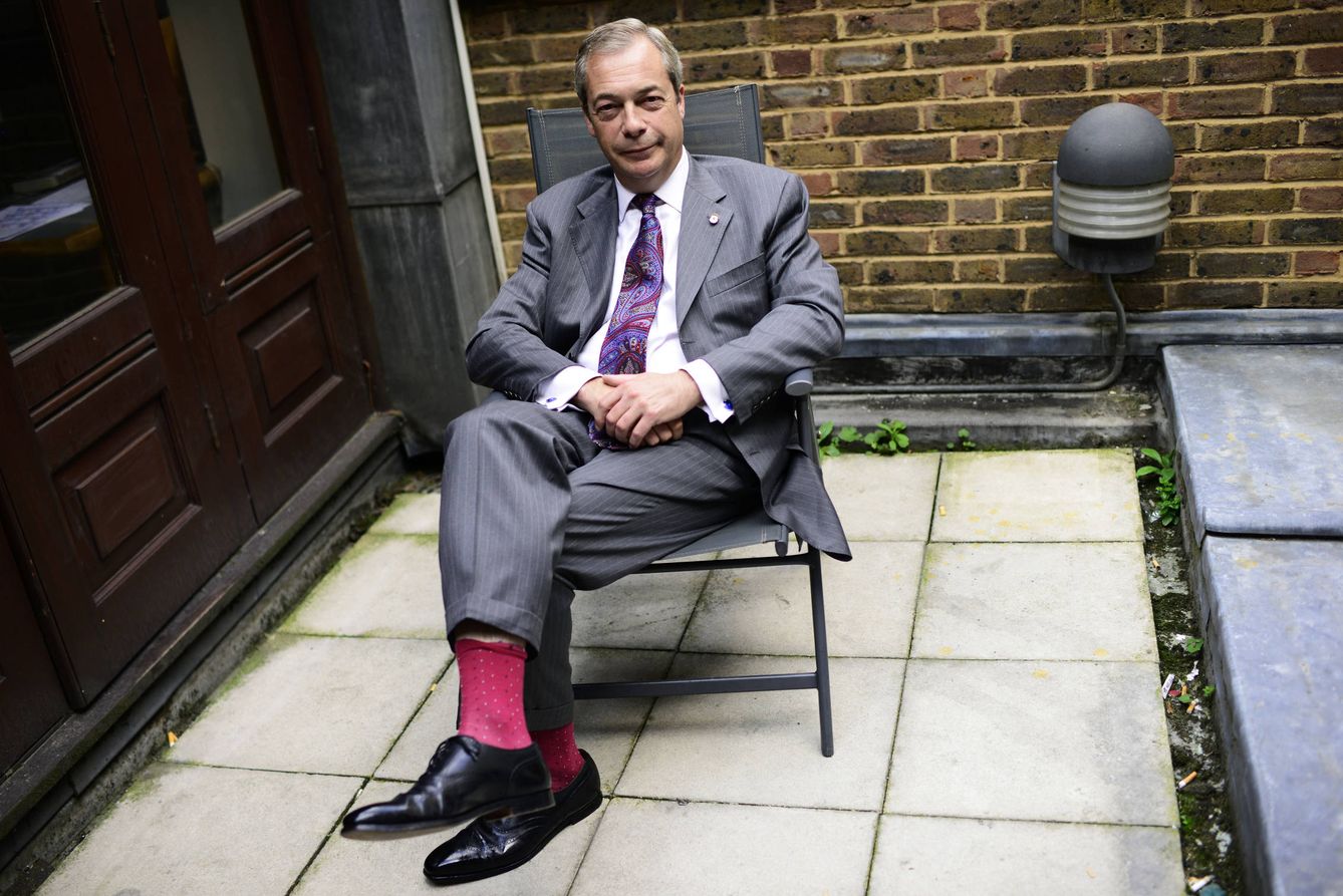 Nigel Farage posa para un fotografía en su oficina en Londres, el 21 de septiembre de 2016 (Reuters). 