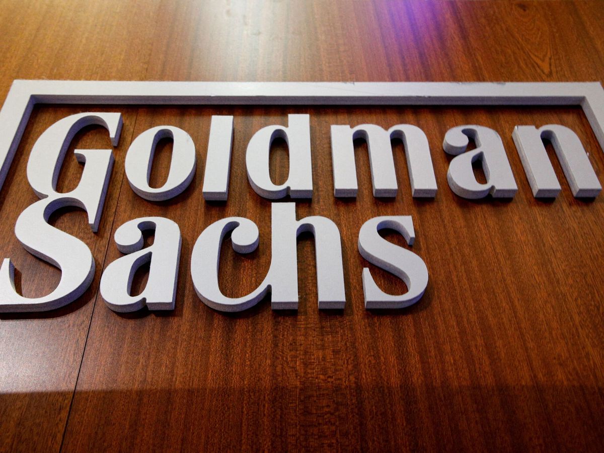 Foto: Logo de Goldman Sachs en su sede de Nueva York. (Reuters/Brendan Mc Dermid)