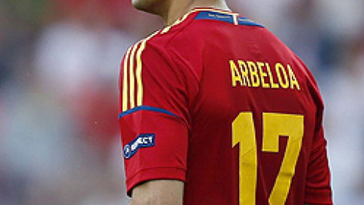 Arbeloa se blinda ante las críticas mientras la UEFA le señala como el mejor lateral derecho