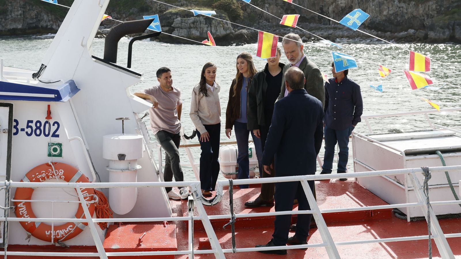 El resbalón de la reina Letizia en su visita a Llanes, pueblo ejemplar de Asturias 2026