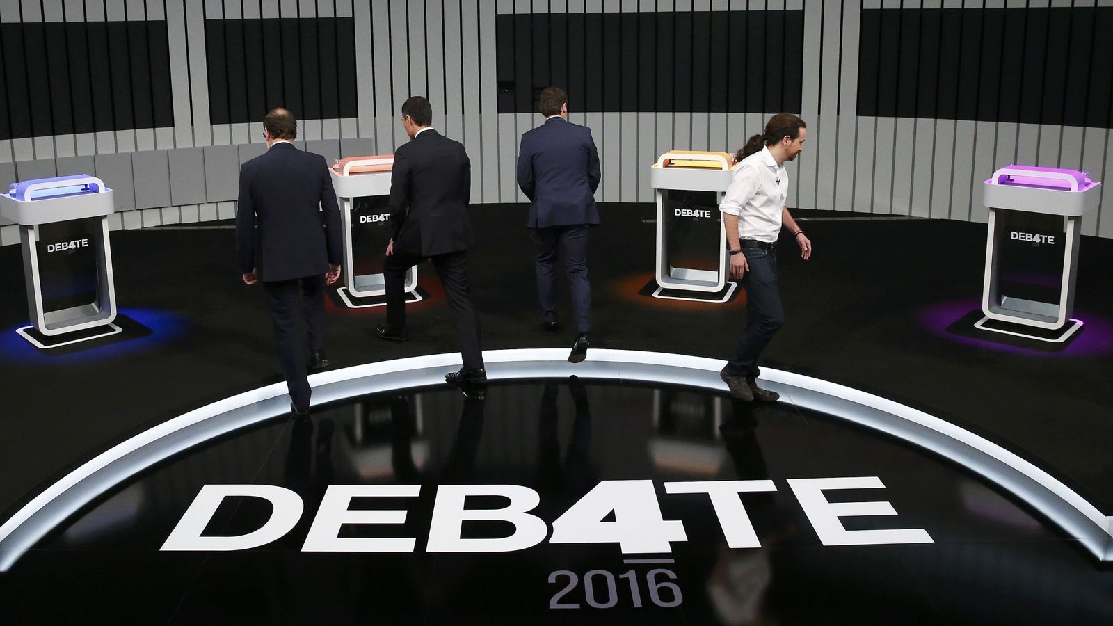 Foto: Los candidatos se preparan para el debate. (Reuters)