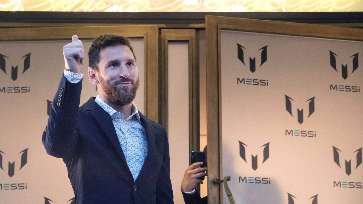 Leo Messi debuta en la moda tras el fiasco de los zapatos de Antonella