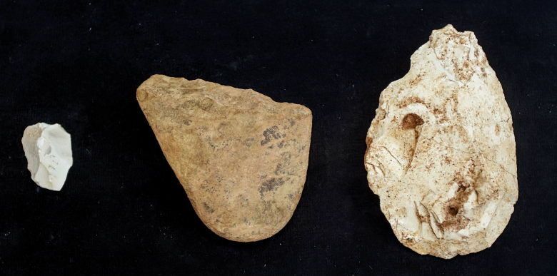 Algunas de las herramientas halladas en Atapuerca en 2013. (EFE)