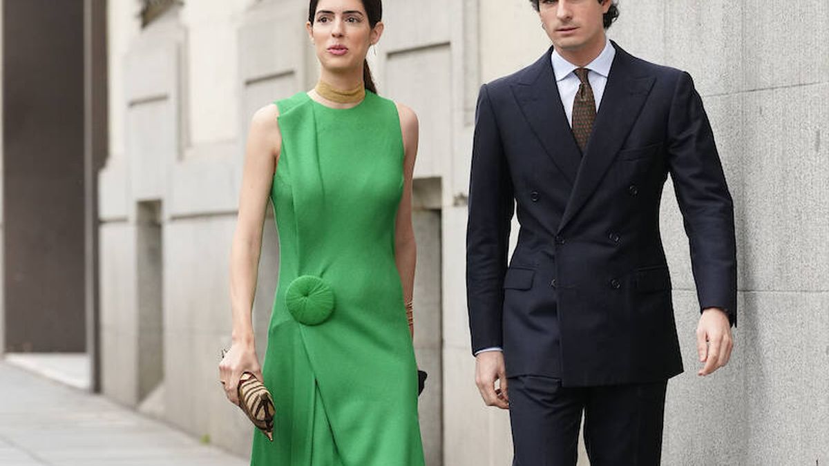 Sofía Palazuelo: look español y verde jade en la boda de José Luis Martínez-Almeida