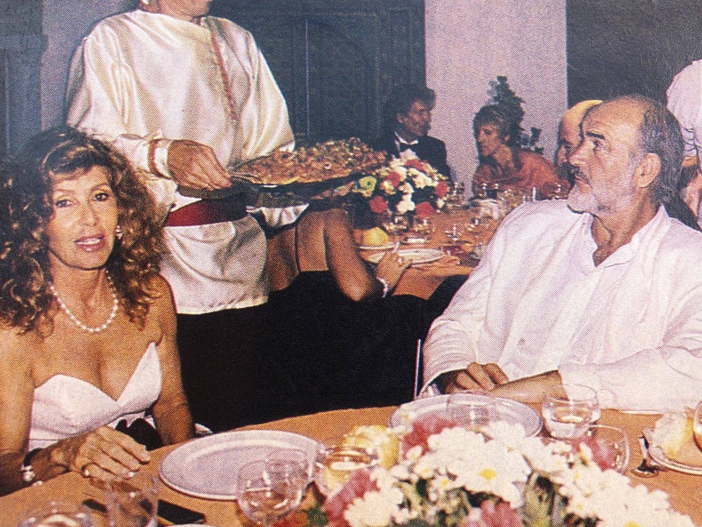 Sean Connery y Micheline Roquebrune, en Marbella en los 80. (Revista Tiempo)