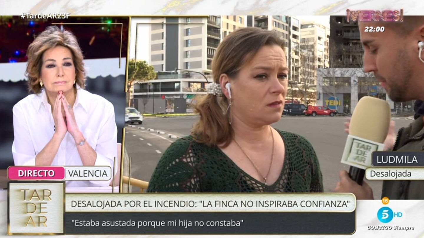 Ana Rosa Quintana y una desalojada del incendio de Valencia. (Mediaset)