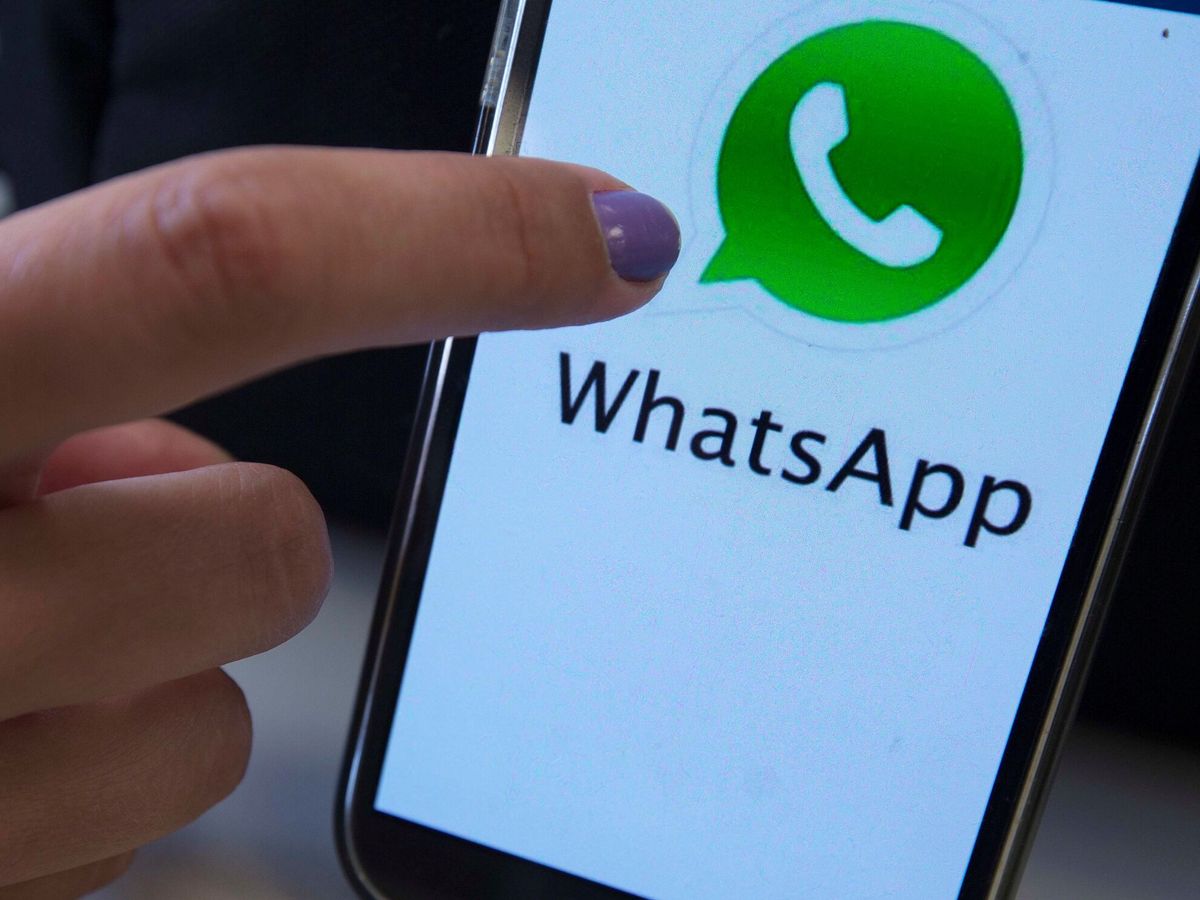 Foto: Whatsapp dejará de funcionar en algunos dispositivos este mes. (EFE/Marcelo Sayão)
