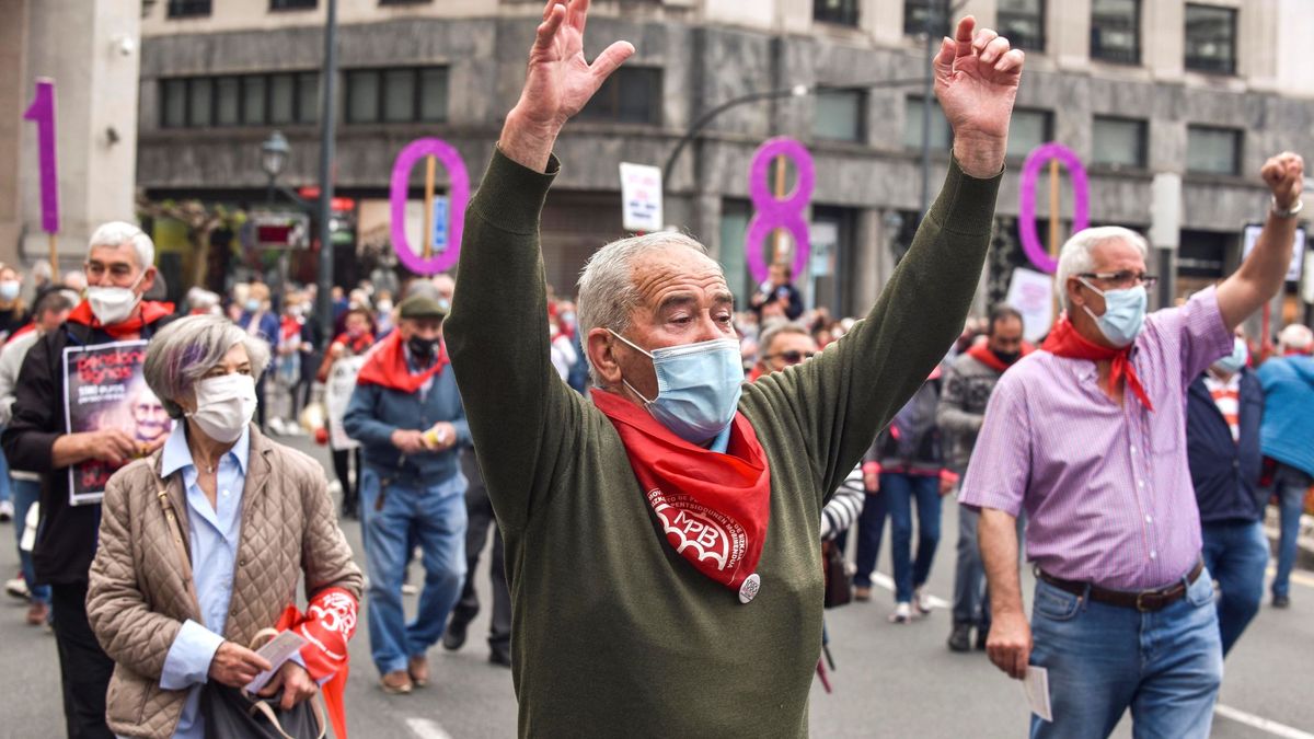 Miles de pensionistas se manifiestan en el País Vasco y Navarra