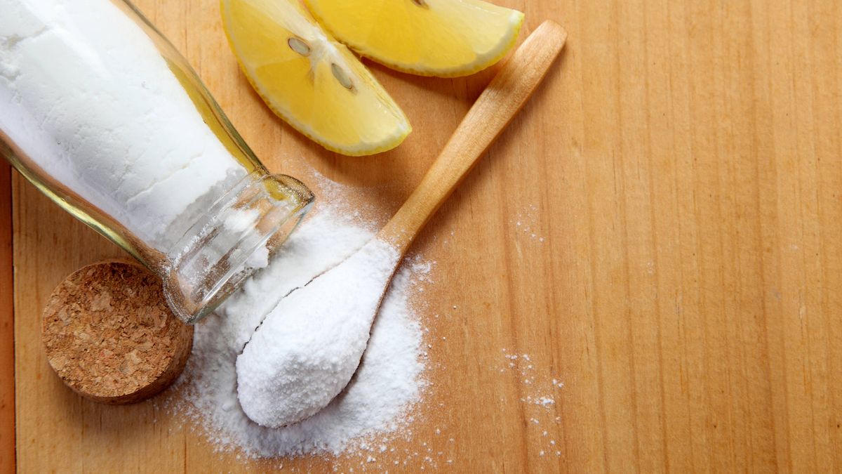Bicarbonato con limón en ayunas: las propiedades del desayuno de moda