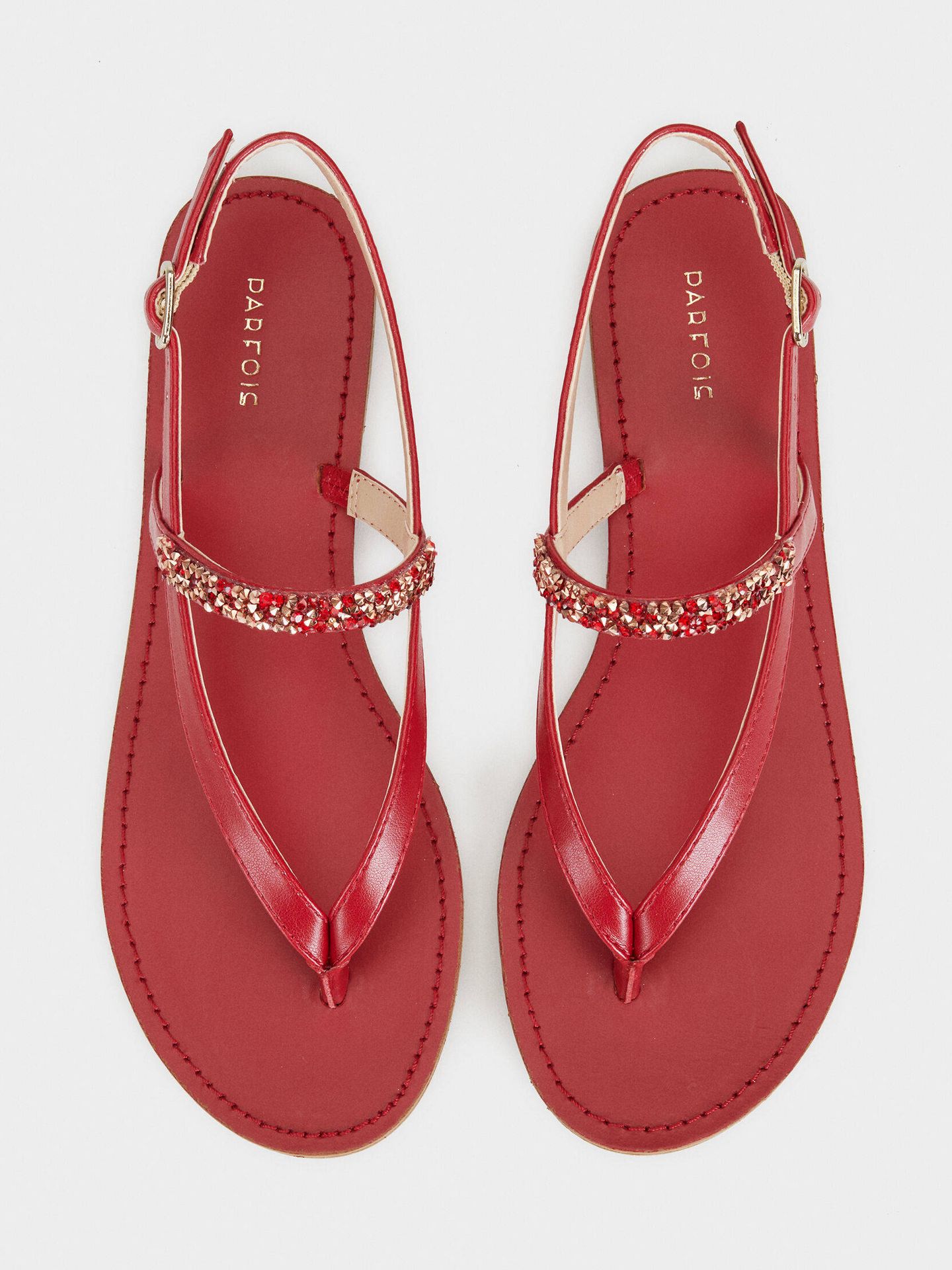 Las sandalias de Parfois en color rojo. (Cortesía)