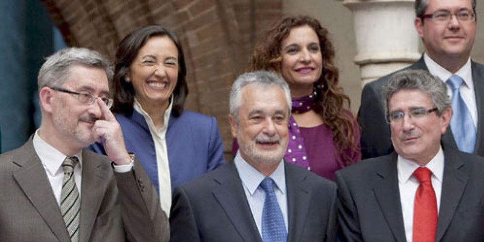 Foto: El PSOE planea que Rosa Aguilar sustituya a Griñán como salvavidas electoral