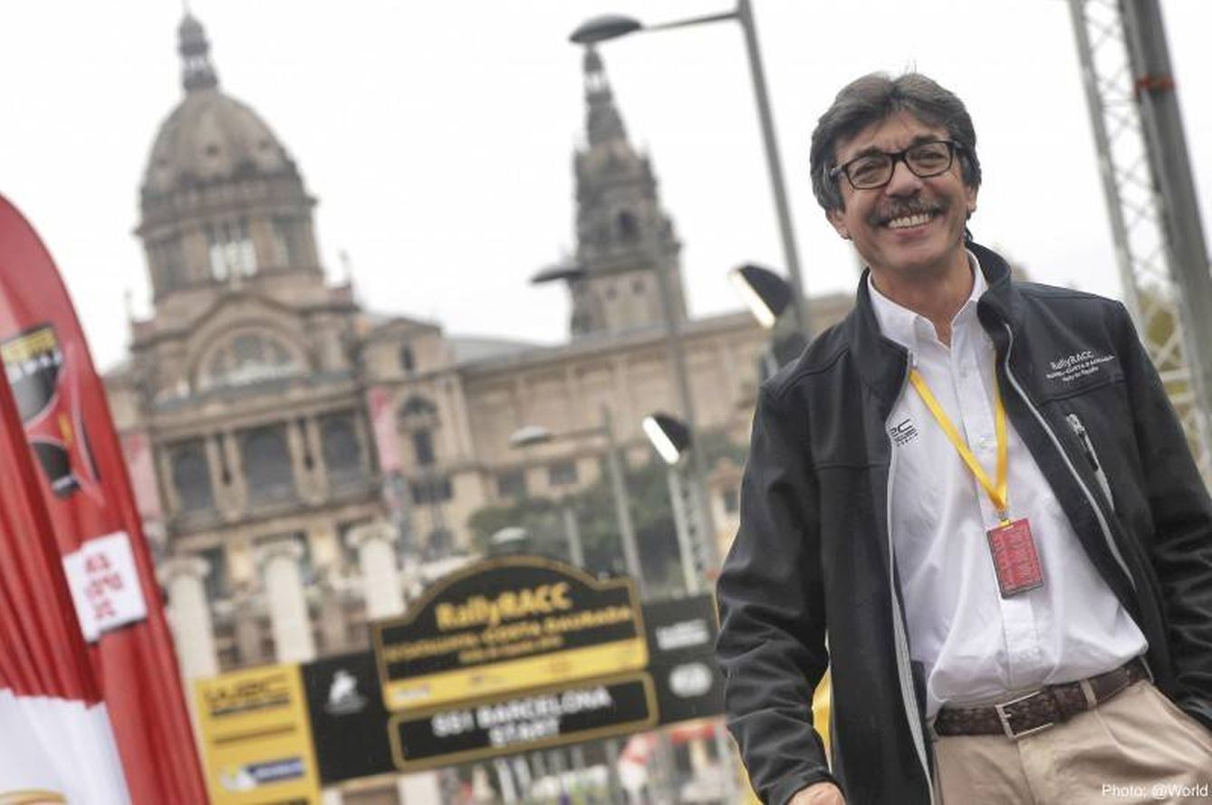 Aman Barfull, director del RallyRacc, junto a la salida del tramo urbano de Barcelona.