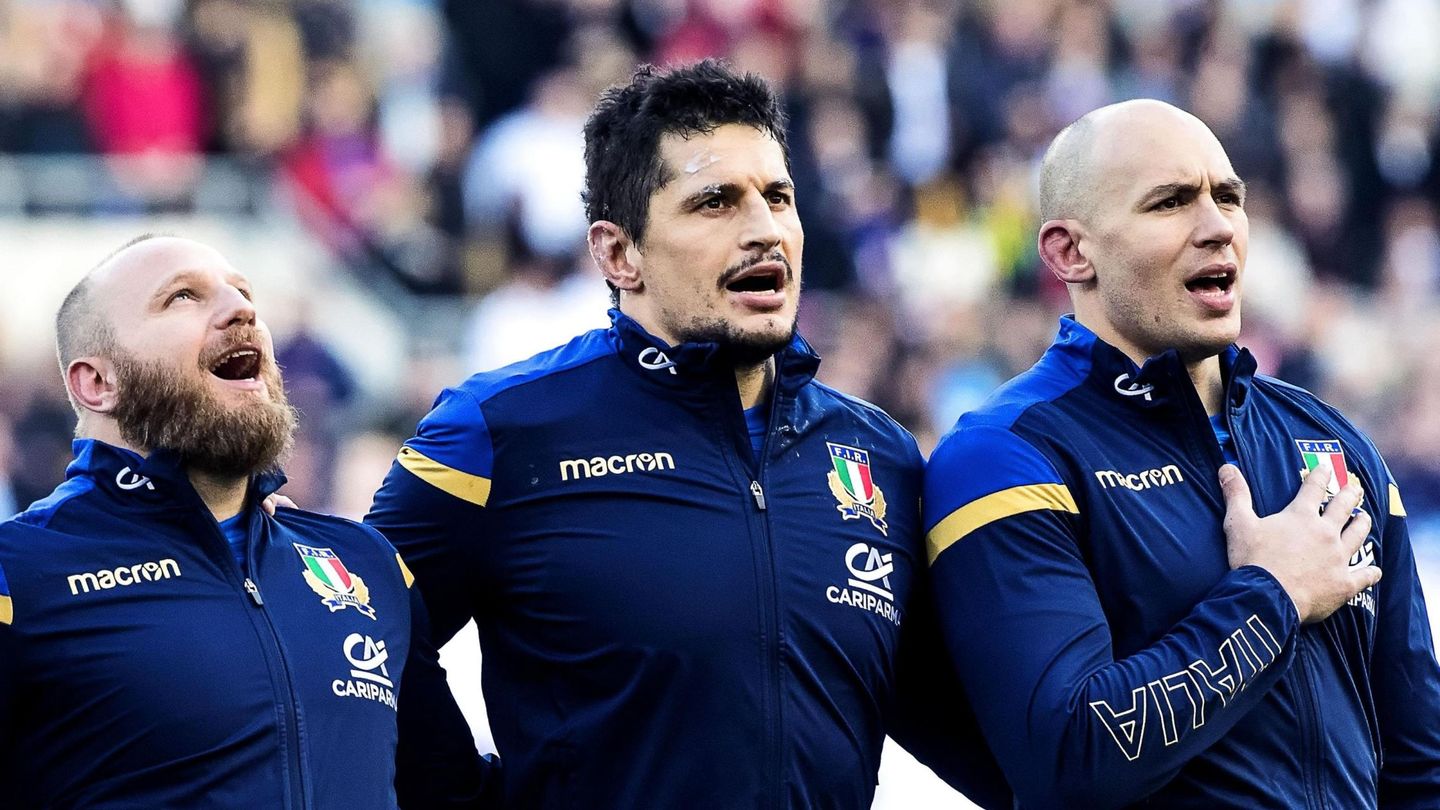 Momento del himno italiano en el rugby. (EFE/EPA/ANGELO CARCONI)