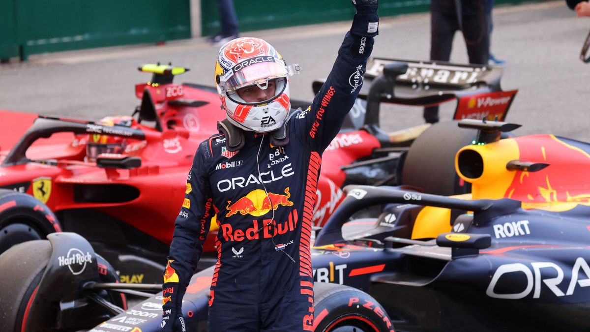 Verstappen se pasea, Sainz es 2º y Alonso, octavo, sobrevive al caos del GP de Montmeló