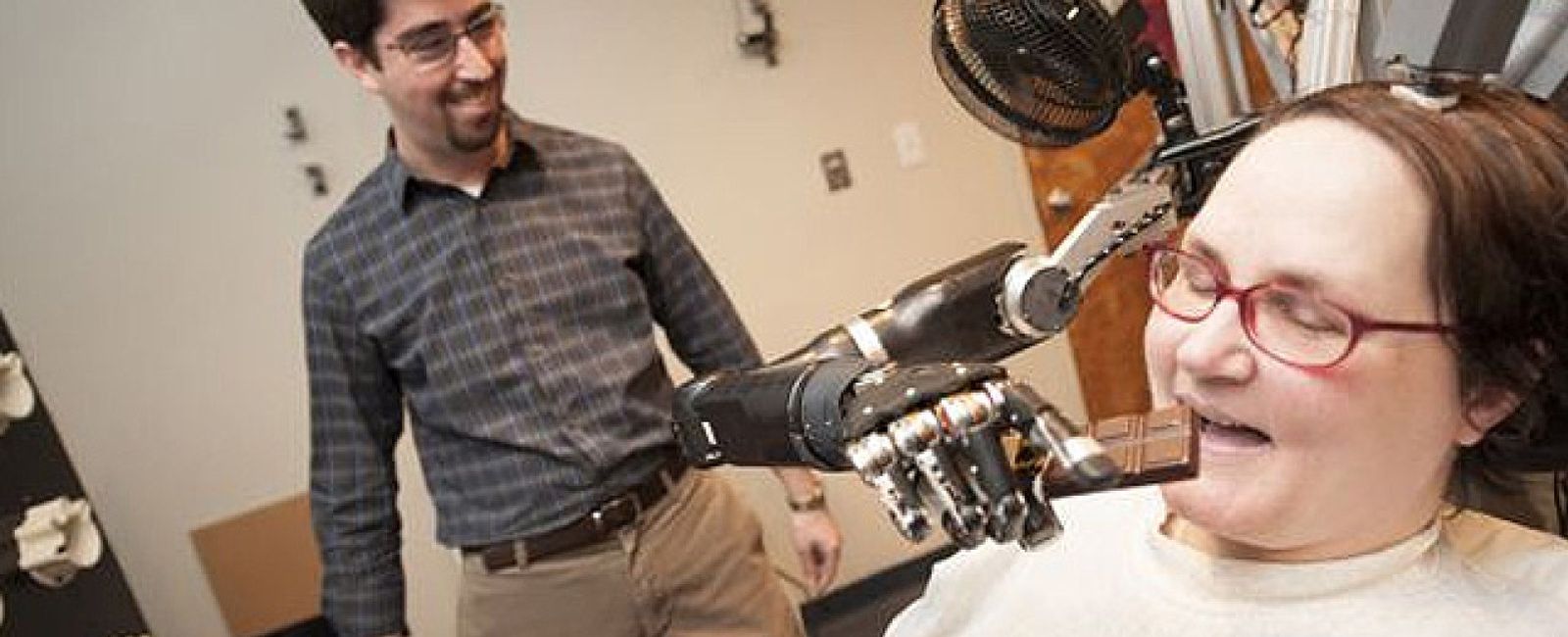 Foto: Desarrollan el brazo robótico más preciso capaz de ser controlado con la mente