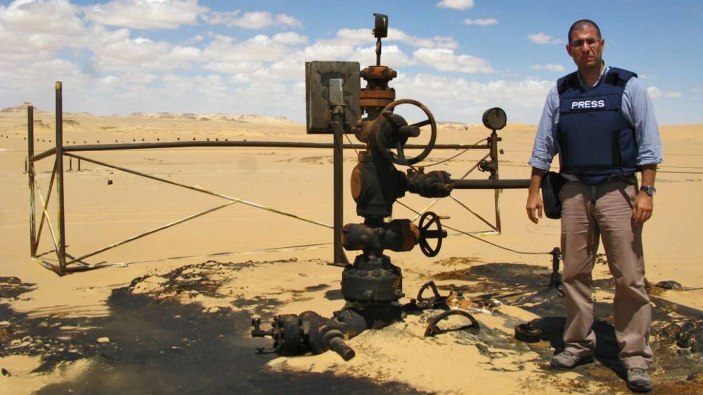 Javier Blas, en una explotación petrolífera libia. 