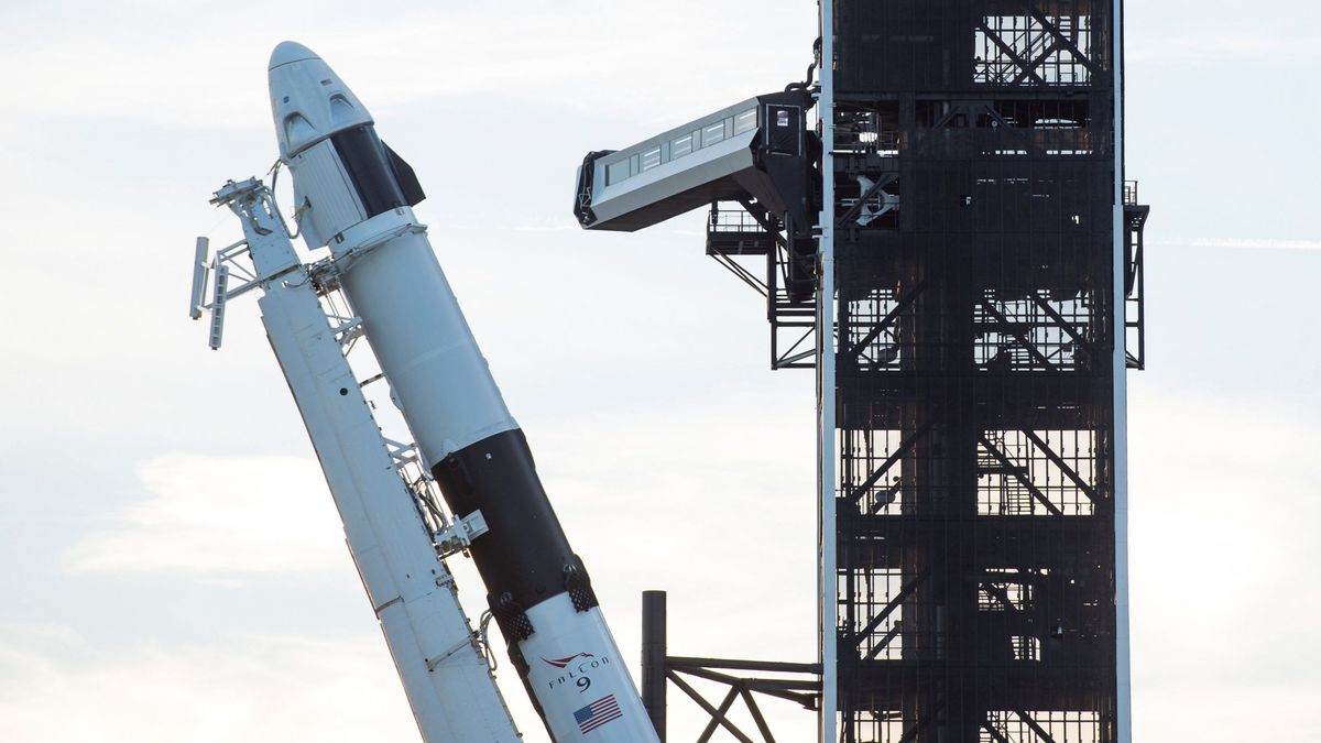 SpaceX anuncia la primera misión civil al espacio