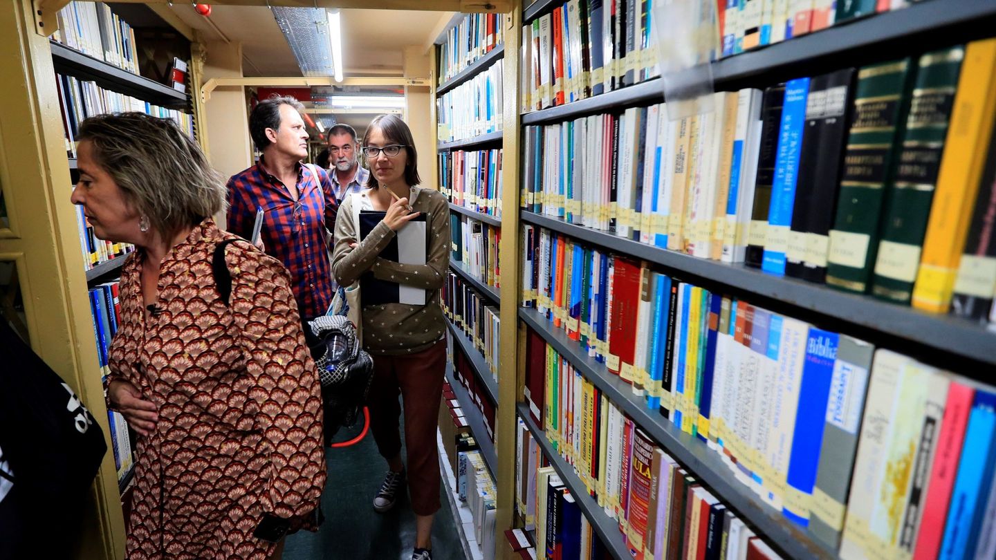 Un truco para ahorrar dinero y espacio: las bibliotecas existen. (EFE/Fernando Alvarado)