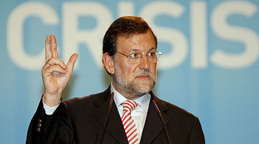 Foto: Rajoy cree que Zapatero hace lo contrario que Nadal: "tira la raqueta"