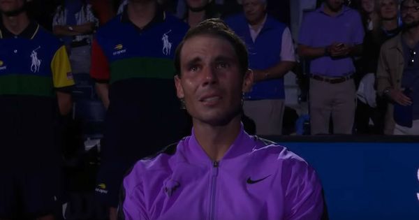 Foto: Las lágrimas de Rafa Nadal durante el vídeo con el que la organización del US Open le homenajeó. (Foto: YouTube)