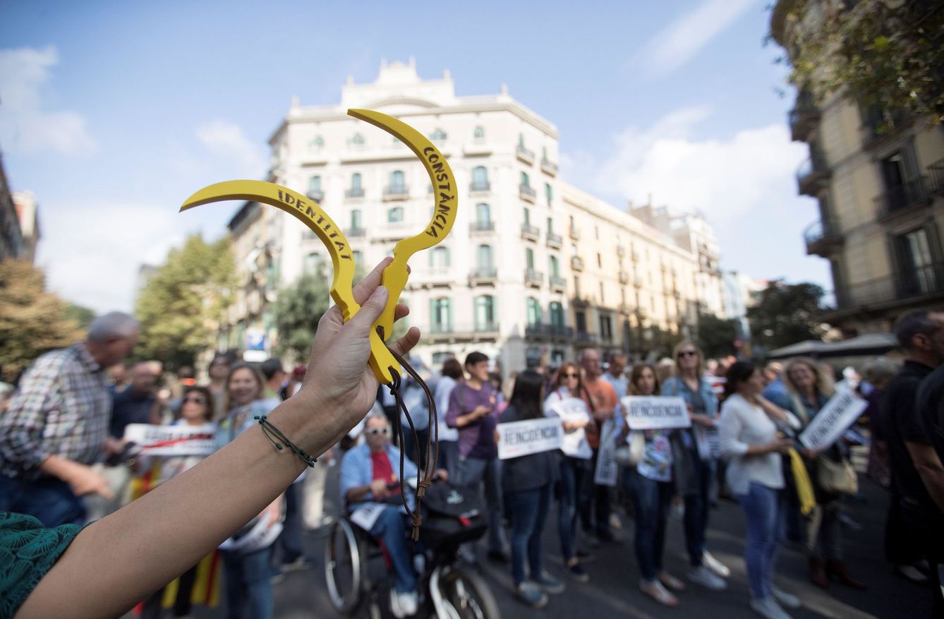 Protestas en las calles de Barcelona después de que la sentencia se hiciera pública. (EFE)