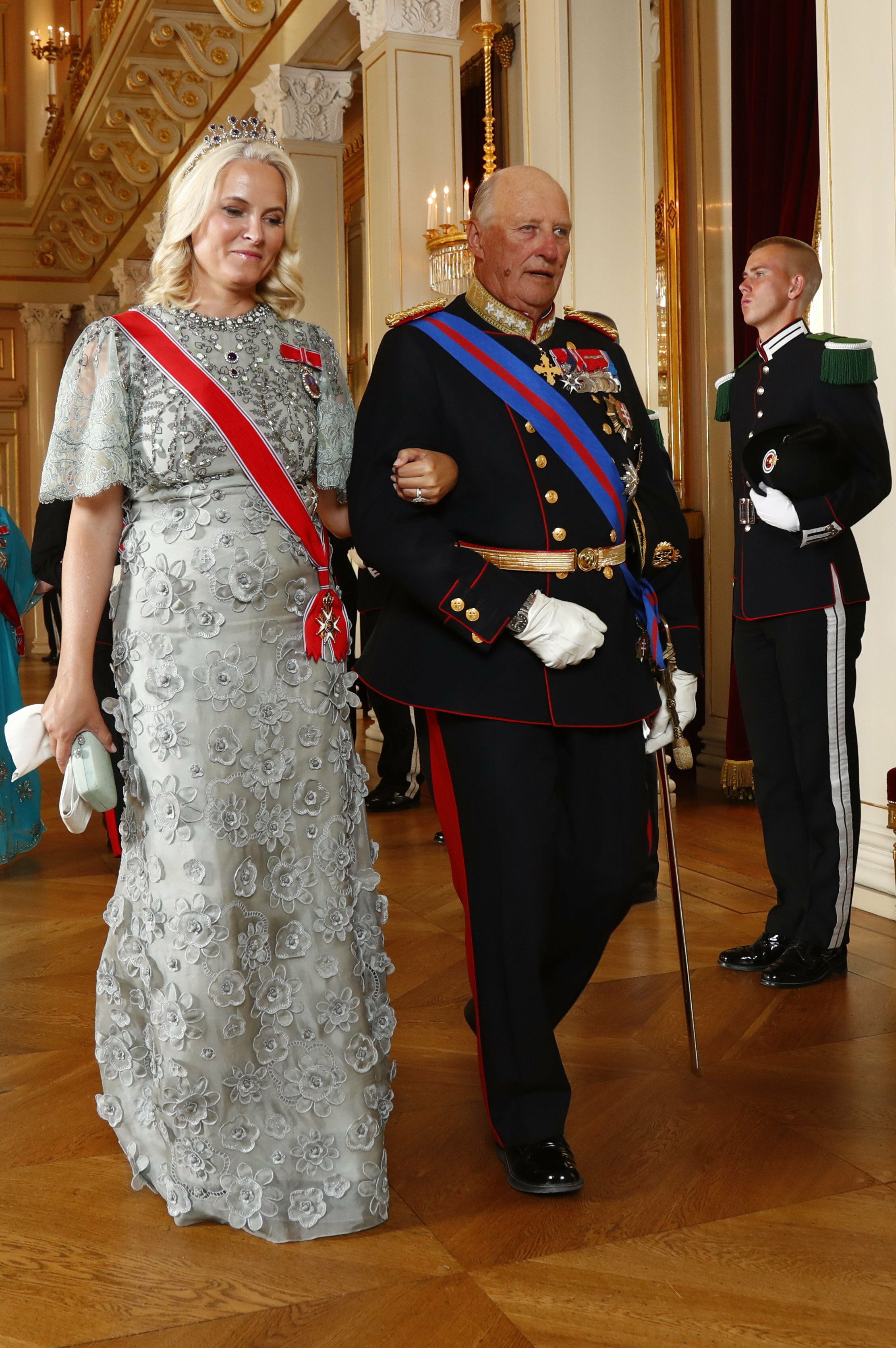 La princesa Mette-Marit junto a su suegro. (Dana Press)
