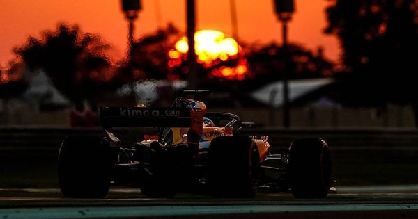 Foto: Fernando Alonso, en los últimos entrenamientos de un viernes en la Fórmula 1. (McLaren)