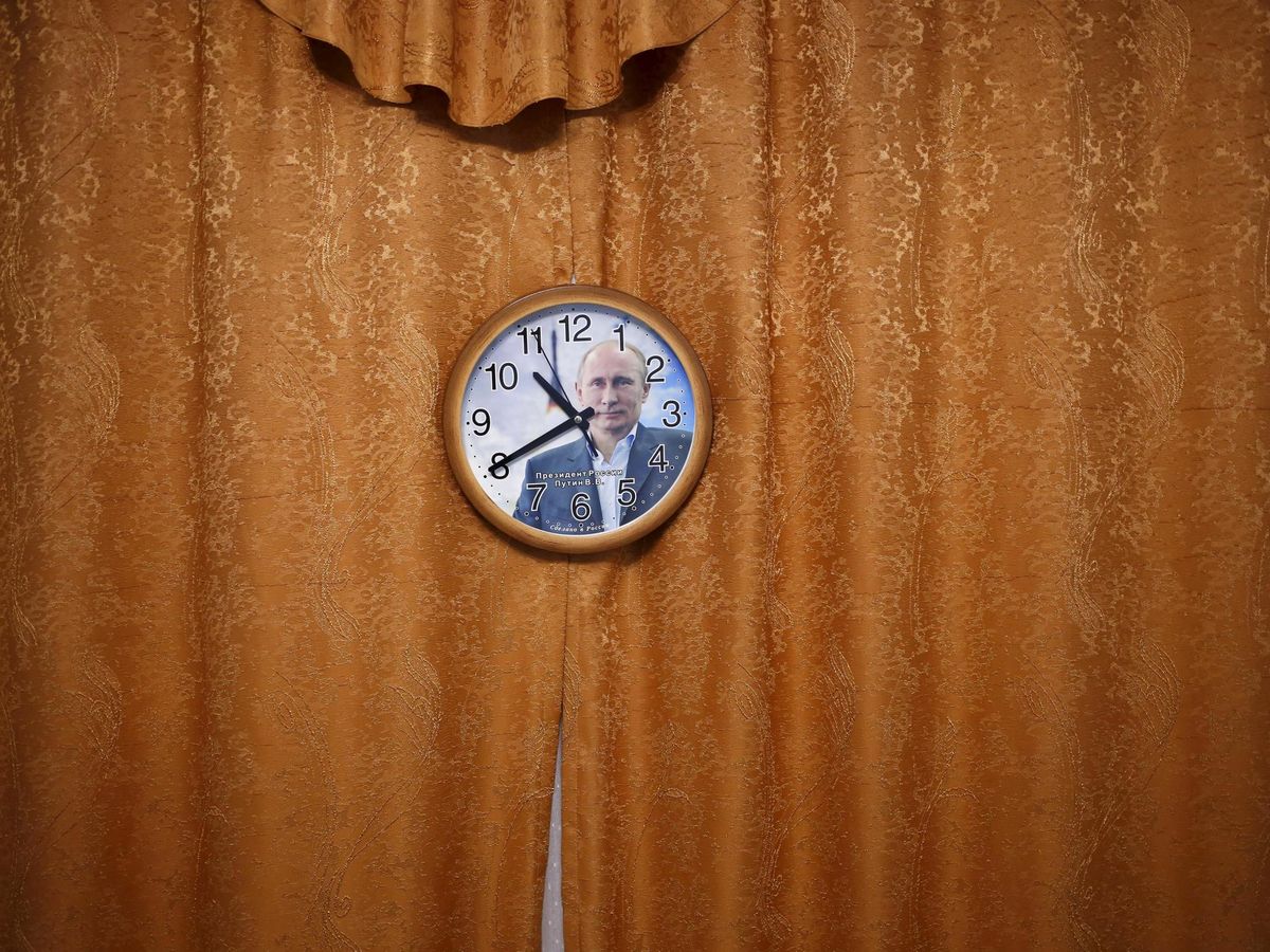 Foto: Un reloj con la cara del presidente ruso, Vladimir Putin. (Foto: Reuters)