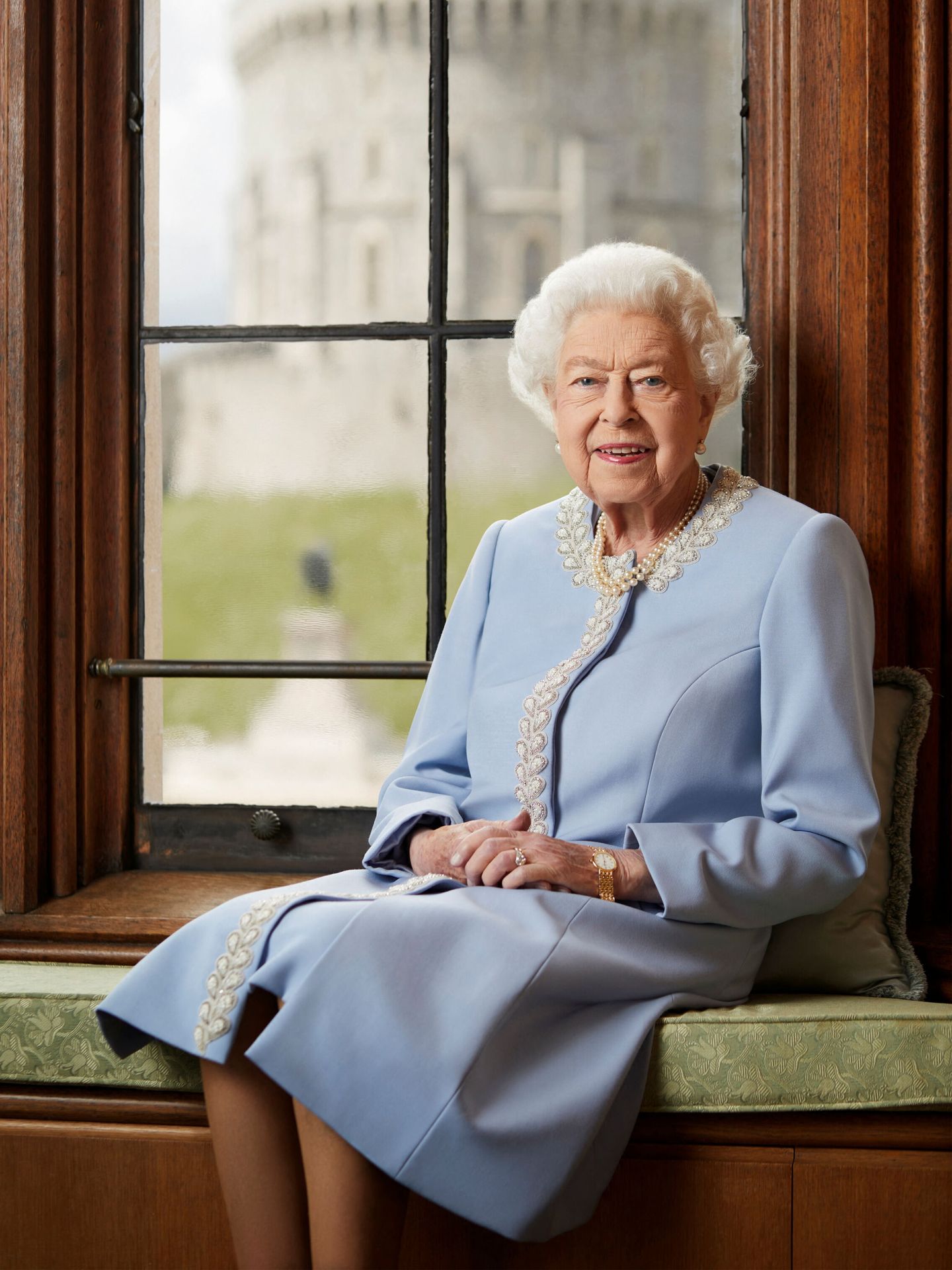 El retrato oficial por el Jubileo de Platino de la reina Isabel. (Casa Real/Ranald Mackechnie)
