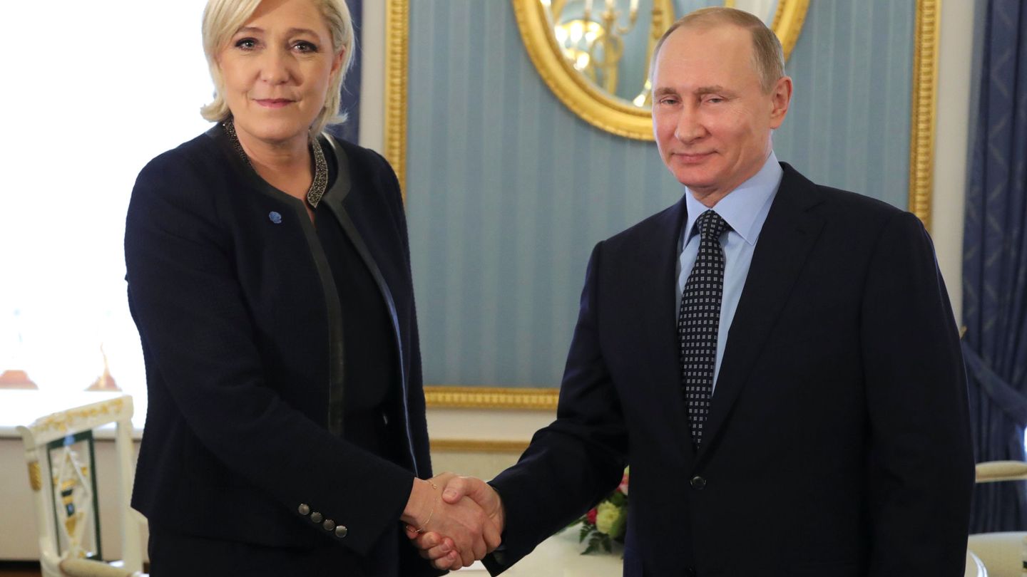 Marine Le Pen con Vladímir Putin en Moscú, el 24 de marzo de 2017. (Reuters)