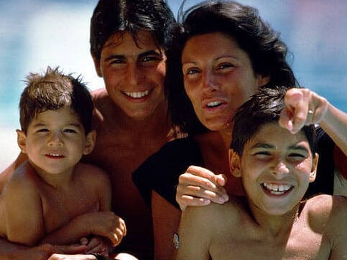 Foto: Carmina Ordóñez con sus tres hijos. (Instagram/@cayetanorivera)