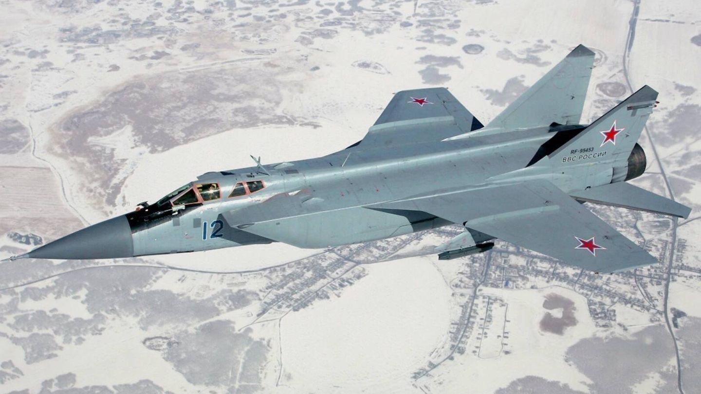 Interceptor MiG-31P. (Dmitriy Pichugin)