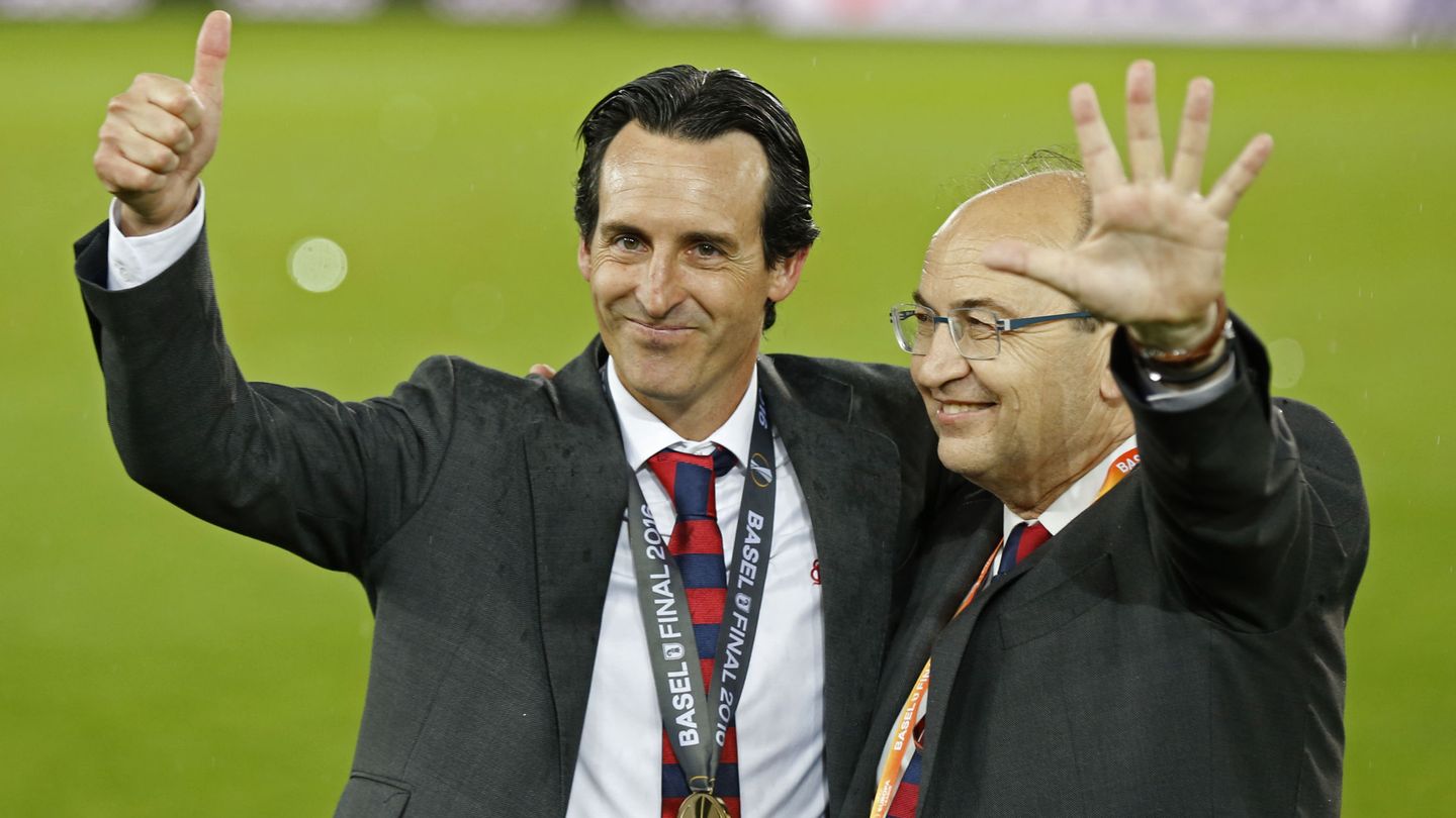 Unai Emery y José Castro, celebran la Europa League de 2016. (Reuters/Marcelo del Pozo Livepic).