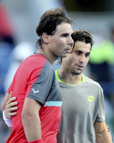 Foto: Rafa Nadal felicita a David Ferrer nada más acabar el partido (EFE)