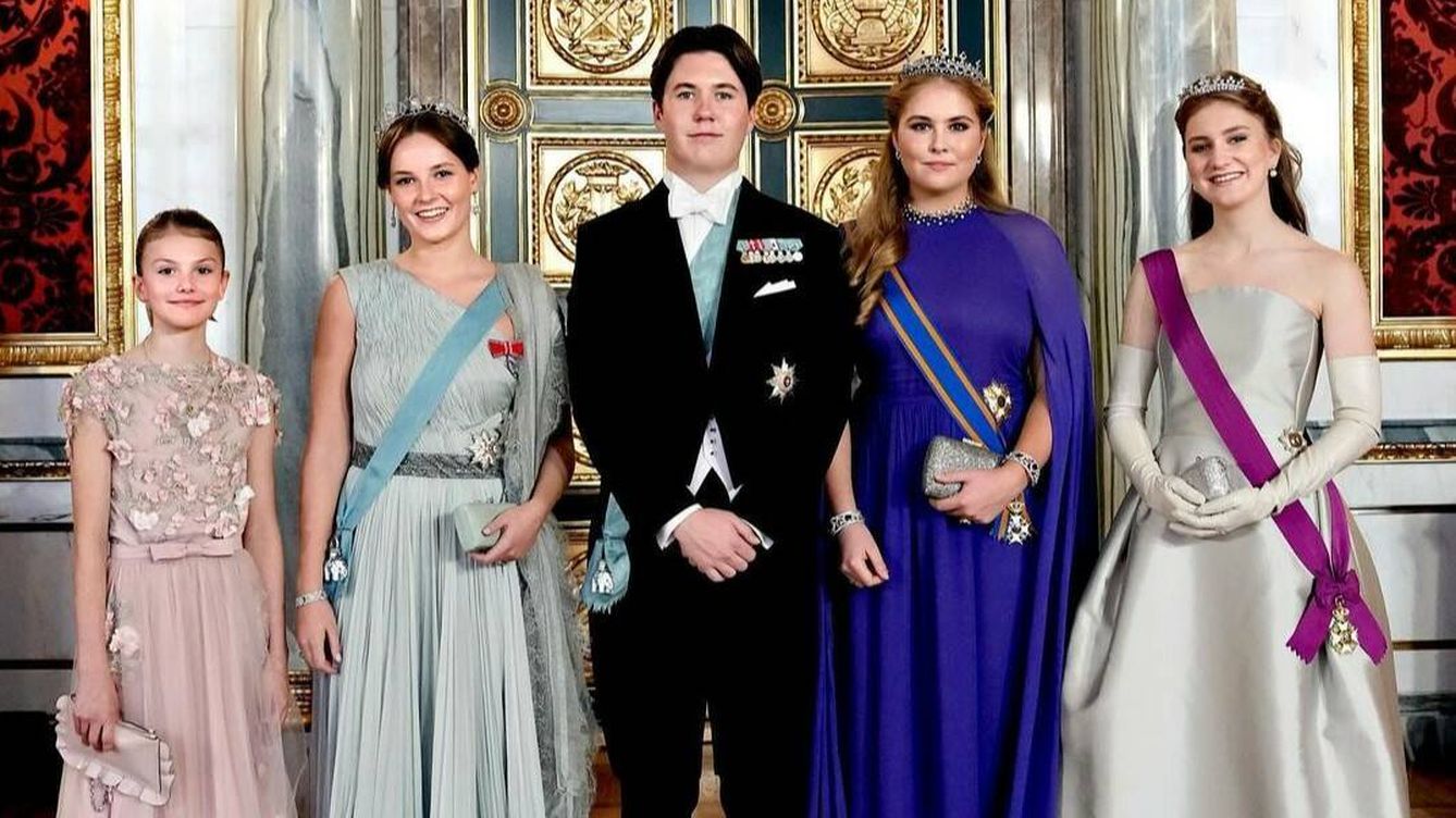 Foto: Estelle de Suecia, Ingrid de Noruega, Christian de Dinamarca, Amalia de Holanda y Elisabeth de Bélgica. (Casa Real de Dinamarca/Keld Navntoft)
