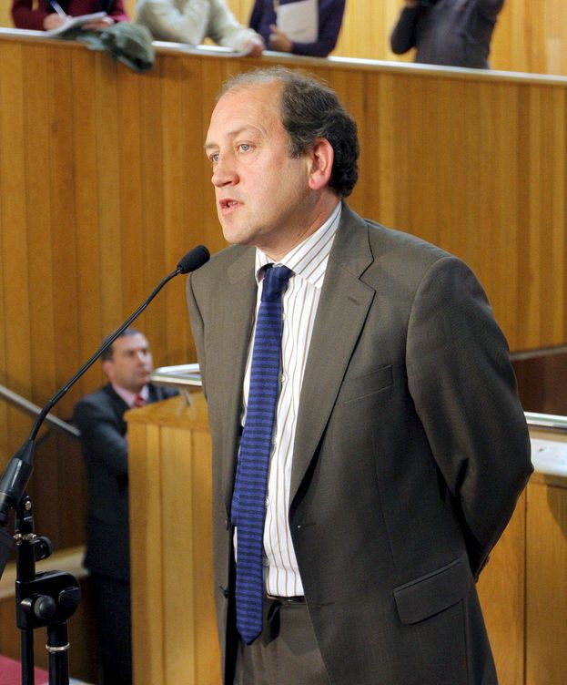 Foto: Xoaquín Fernández Leiceaga, en rueda de prensa en el Parlamento gallego en abril de 2009, cuando era portavoz del PSdeG. (EFE)