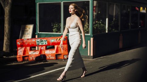 El vestido blanco, a examen: nuevos diseños y looks de tendencia de las pasarelas al street style