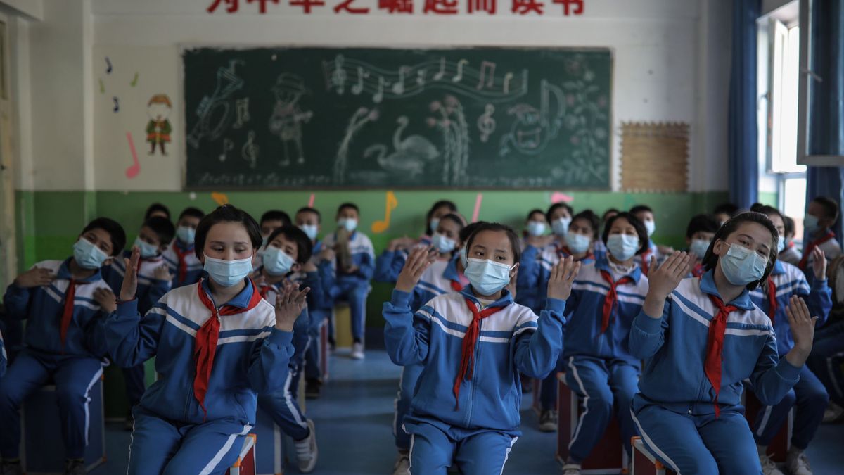 China prohíbe los exámenes a niños de 6 y 7 años para aliviar presión educativa
