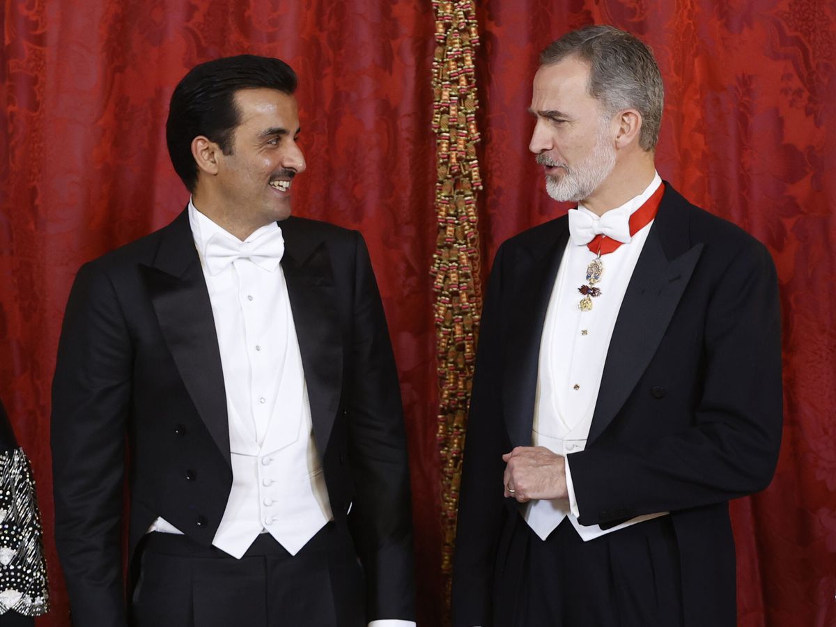 Foto: El rey Felipe VI y el emir de Qatar en la visita de este último a Madrid. (EFE/Mariscal)