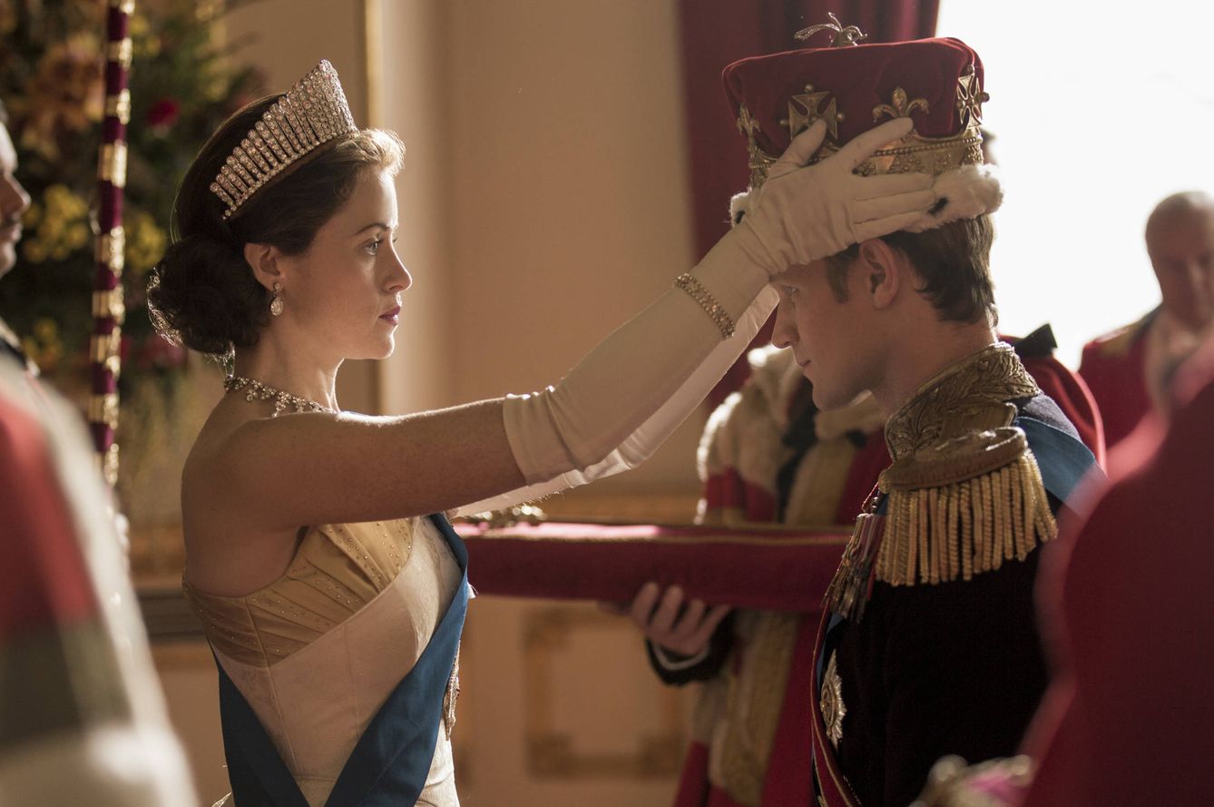 Isabel II (Claire Foy) en una imagen de la segunda temporada de 'The Crown'.