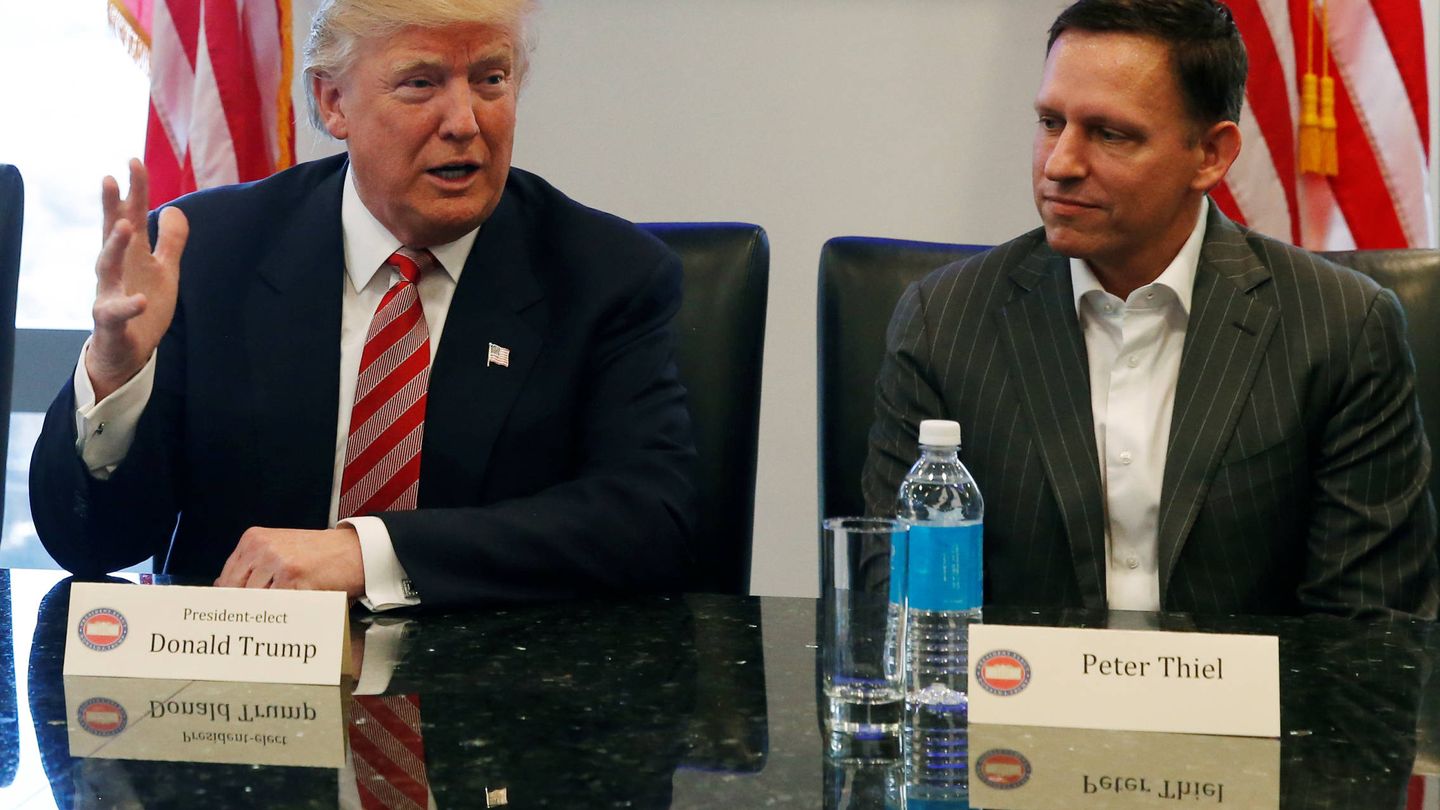 Donald Trump y Peter Thiel, en un encuentro en Washington. (Reuters)