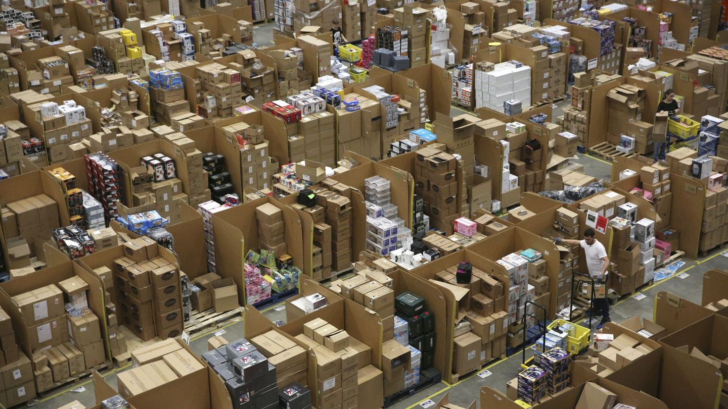 El interior de un almacén de Amazon. (Reuters)