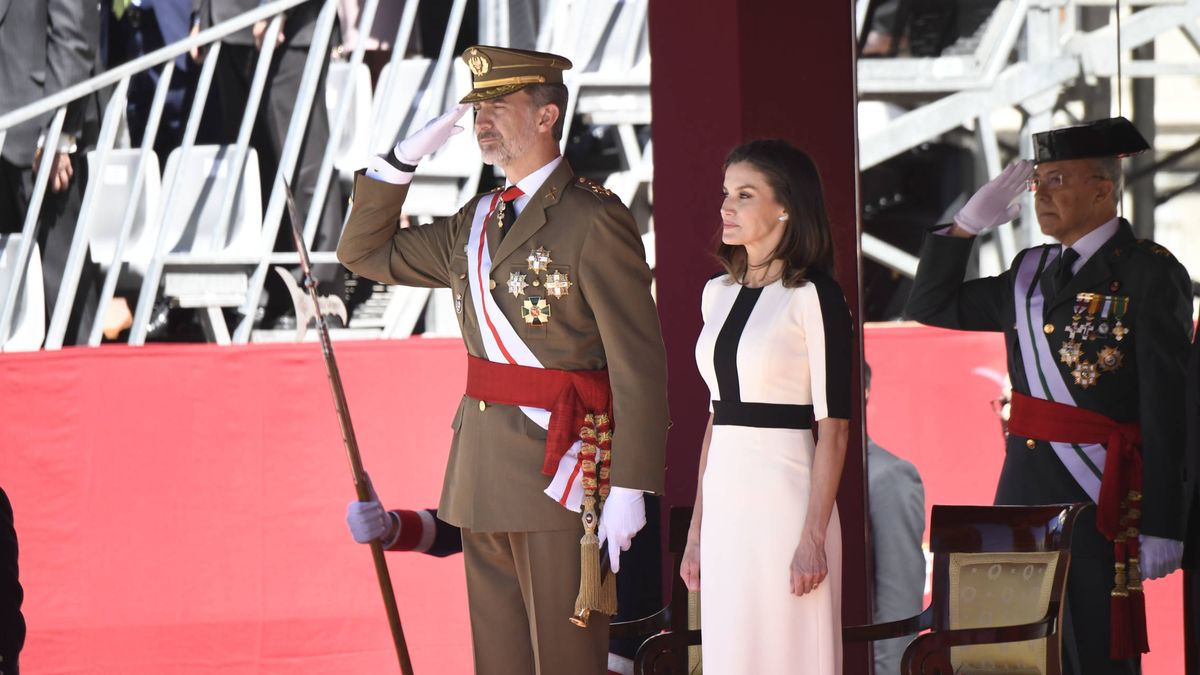 El efecto óptico del nuevo look (con truco) de la reina Letizia