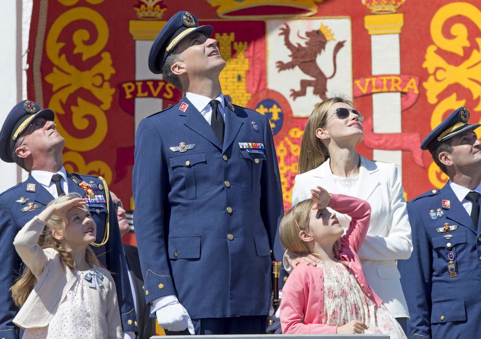 Foto: Los Reyes, Felipe y Letizia, y sus hijas el pasado mes de mayo en Murcia (Gtres)