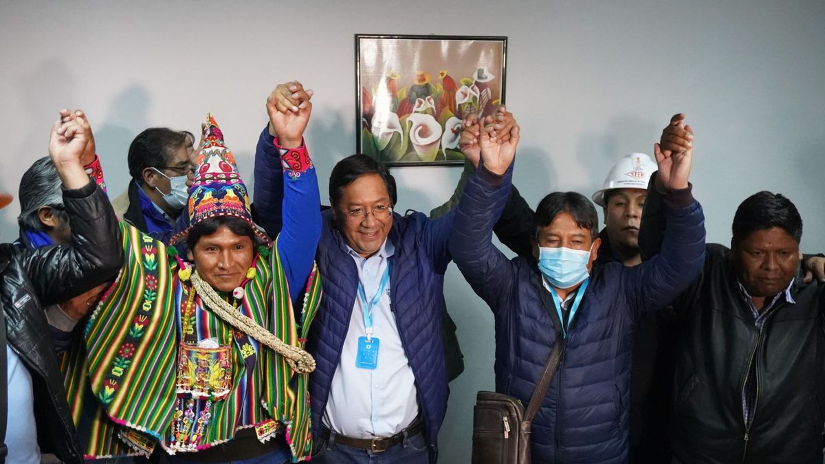 Sondeos preliminares dan la victoria al candidato del partido de Evo en Bolivia