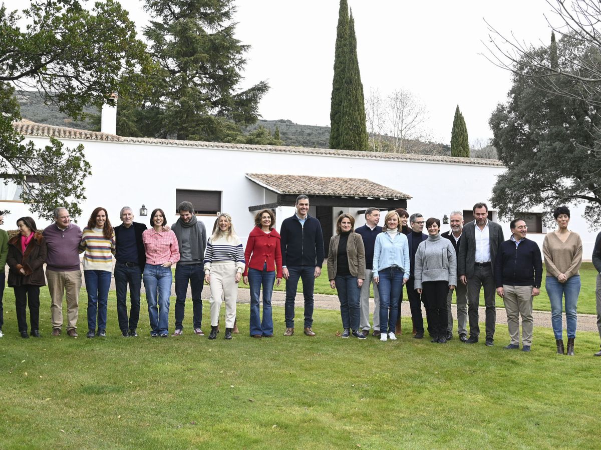Foto: Reunión del Gobierno en Quintos de Mora. (EFE/Moncloa)