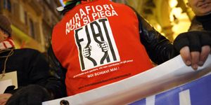 Los trabajadores de Fiat aceptan la merma de sus derechos laborales por salvar sus empleos