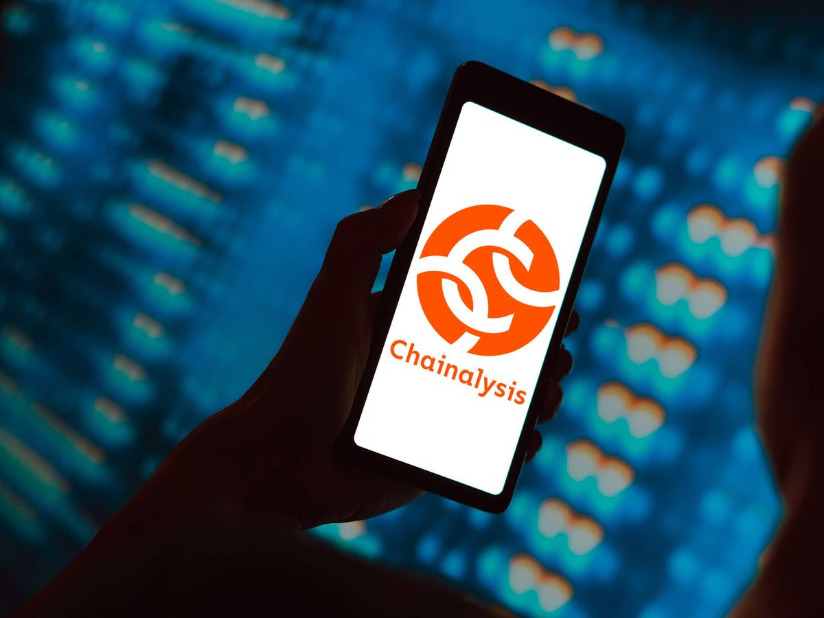 Foto: El logo de Chainalysis en la pantalla de un teléfono móvil. (Getty Images/Rafael Henrique)