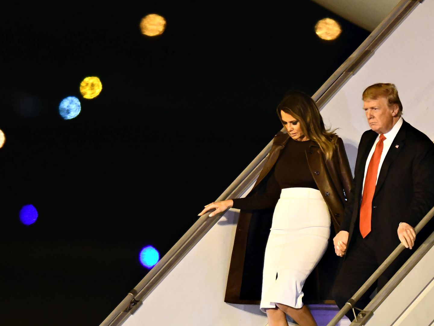 Melania y Donald llegando a la cumbre en el Air Force One. (Getty) 